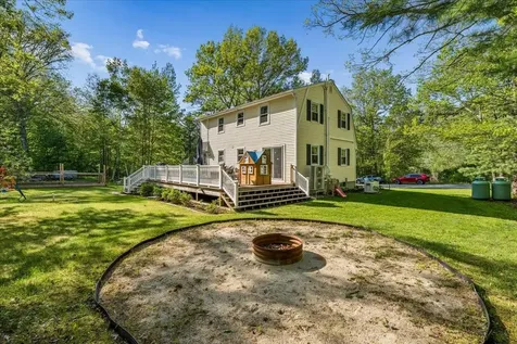 14 Maplewood Drive Londonderry NH 03053