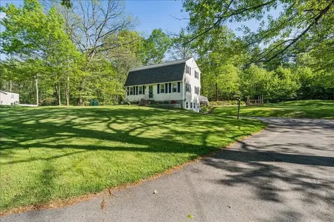 14 Maplewood Drive Londonderry NH 03053