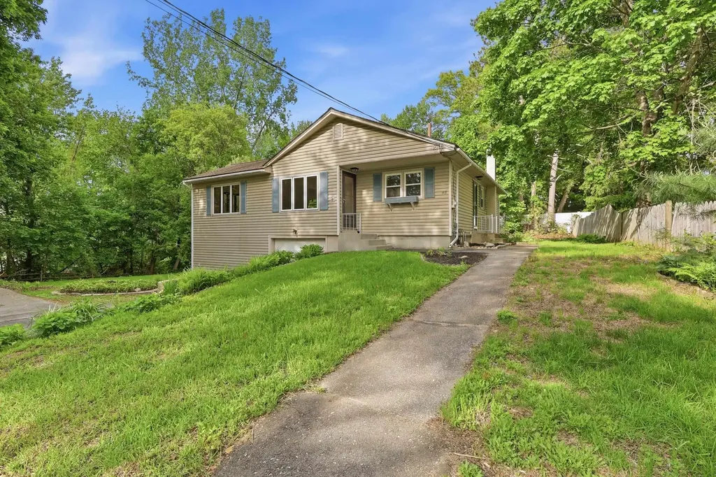85 Whitney Avenue Manchester NH 03104