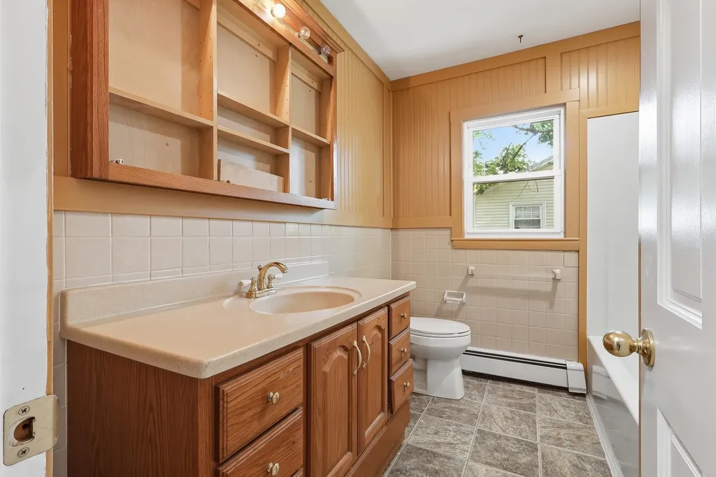 85 Whitney Avenue Manchester NH 03104