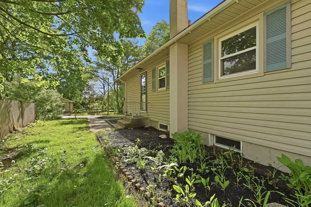 85 Whitney Avenue Manchester NH 03104