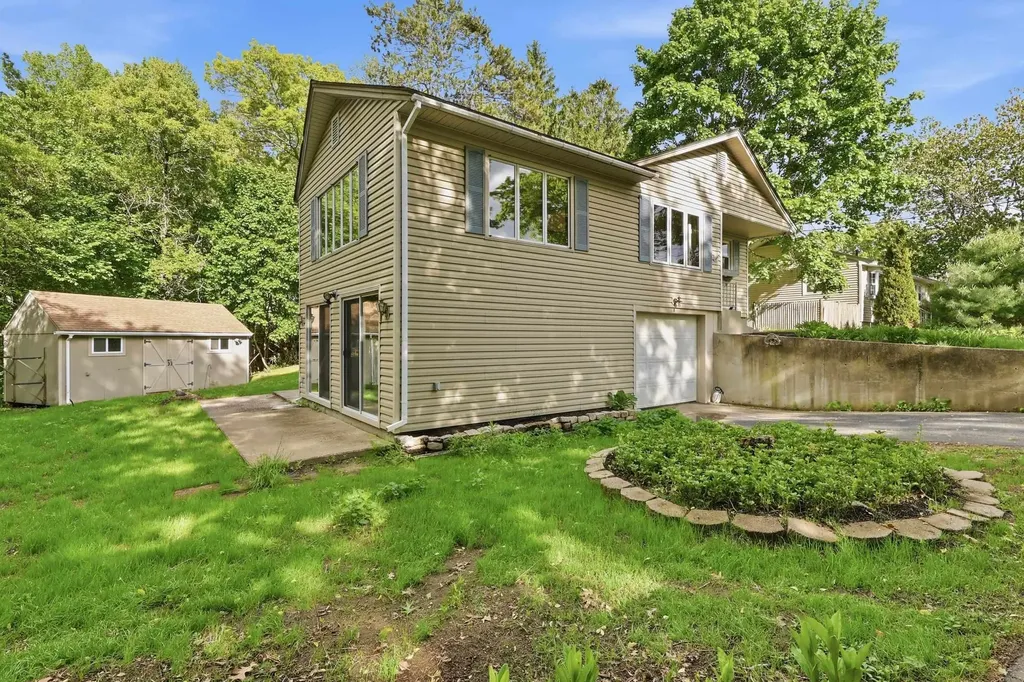 85 Whitney Avenue Manchester NH 03104