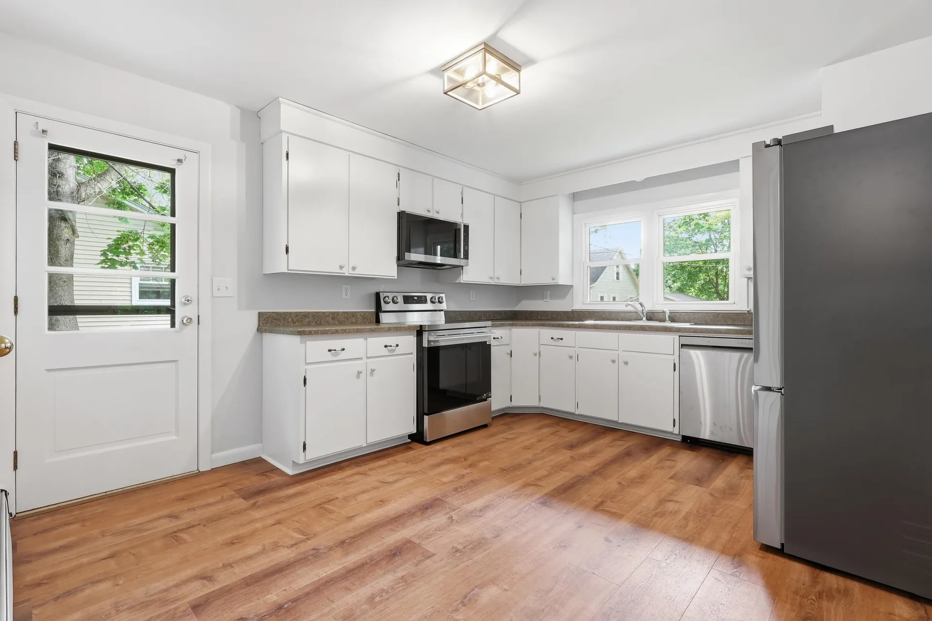 85 Whitney Avenue Manchester NH 03104