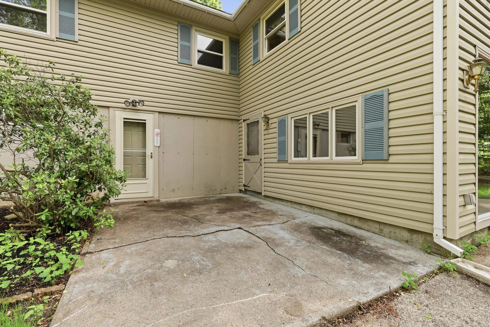 85 Whitney Avenue Manchester NH 03104