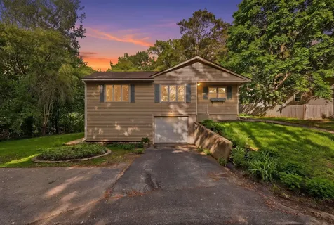 85 Whitney Avenue Manchester NH 03104