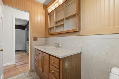 85 Whitney Avenue Manchester NH 03104