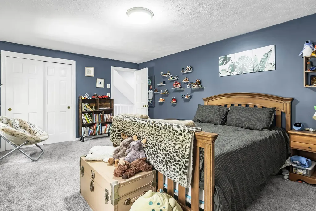 4 Cherokee Court Londonderry NH 03053