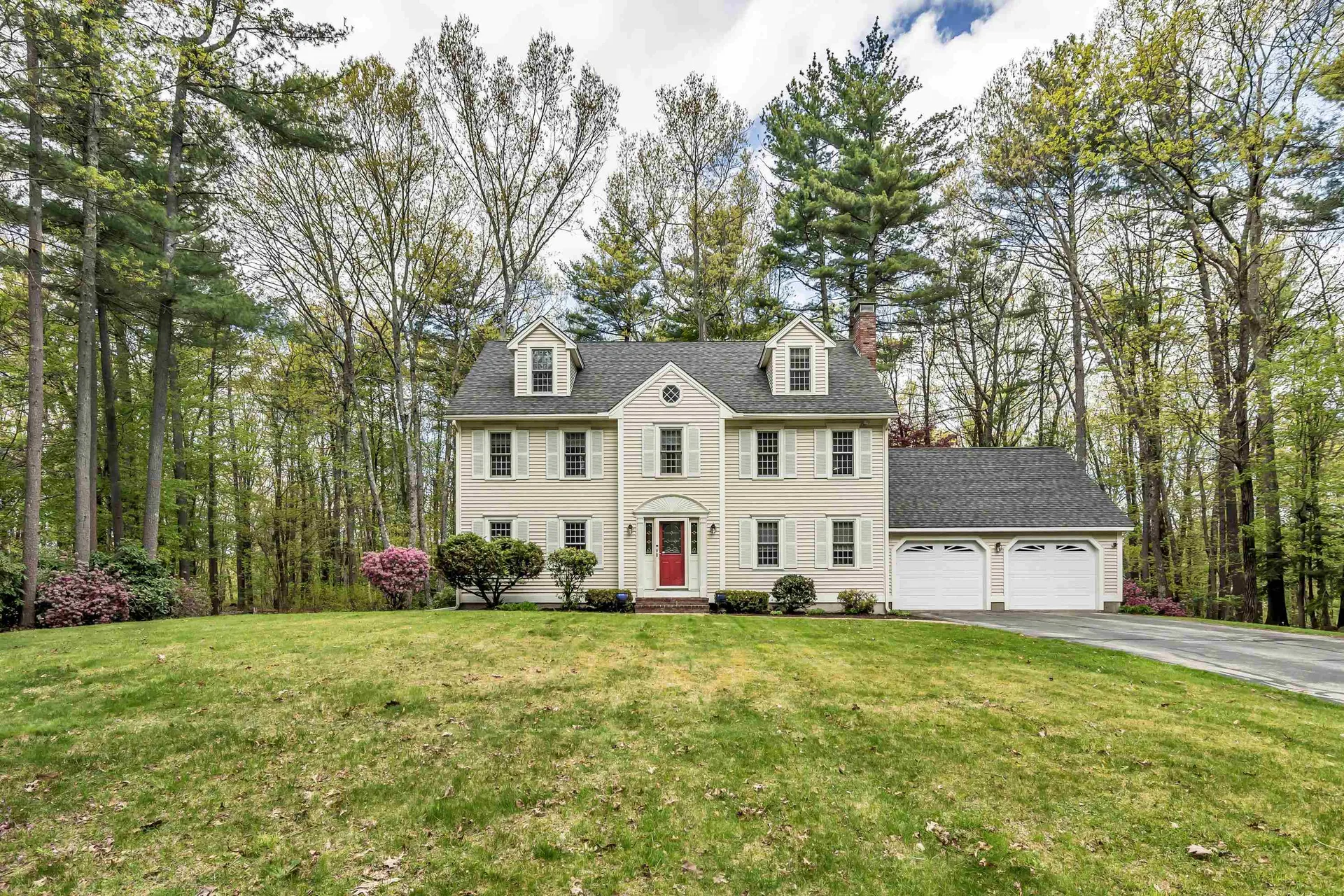 4 Cherokee Court Londonderry NH 03053