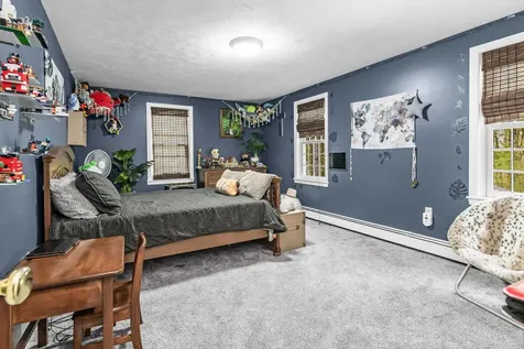4 Cherokee Court Londonderry NH 03053