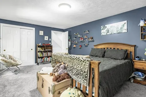 4 Cherokee Court Londonderry NH 03053