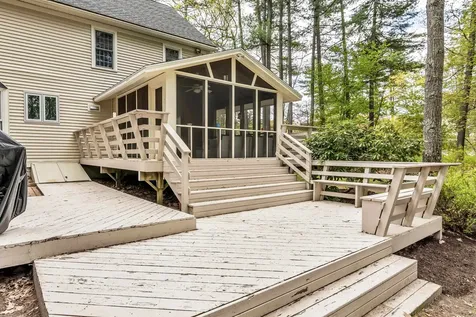 4 Cherokee Court Londonderry NH 03053