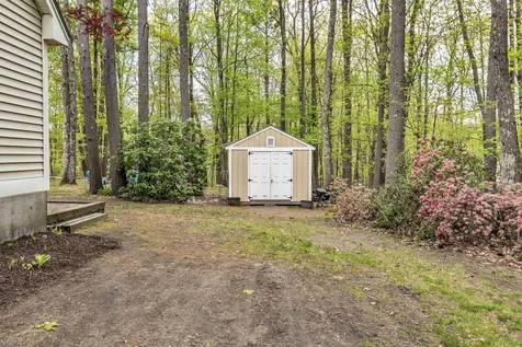 4 Cherokee Court Londonderry NH 03053