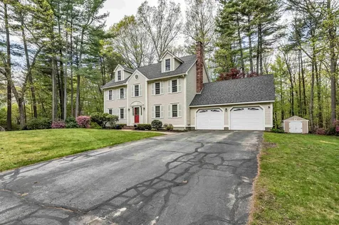 4 Cherokee Court Londonderry NH 03053