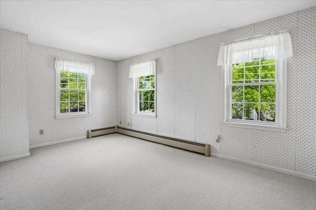 68 Emerald Street Manchester NH 03103
