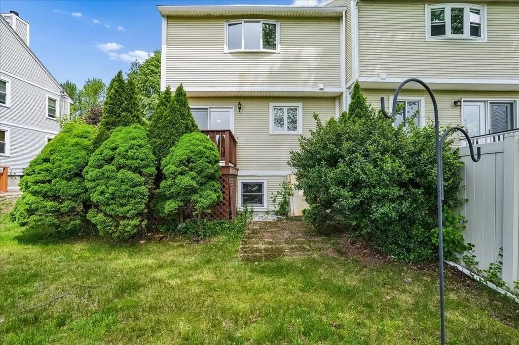 68 Emerald Street Manchester NH 03103