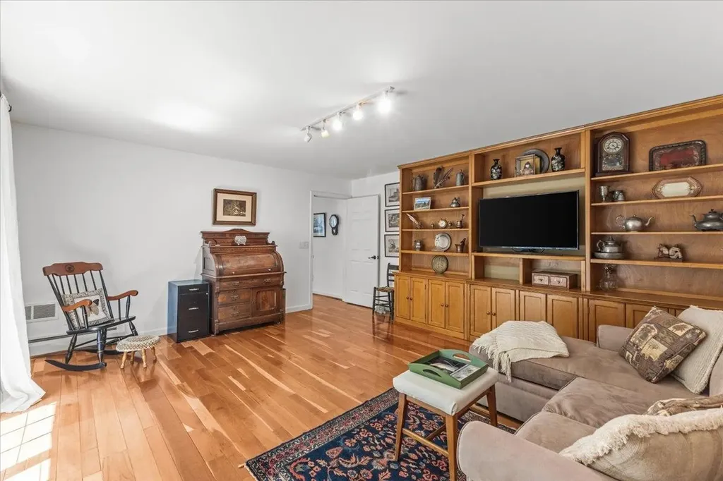 26 Peacham Lane Essex VT 05452
