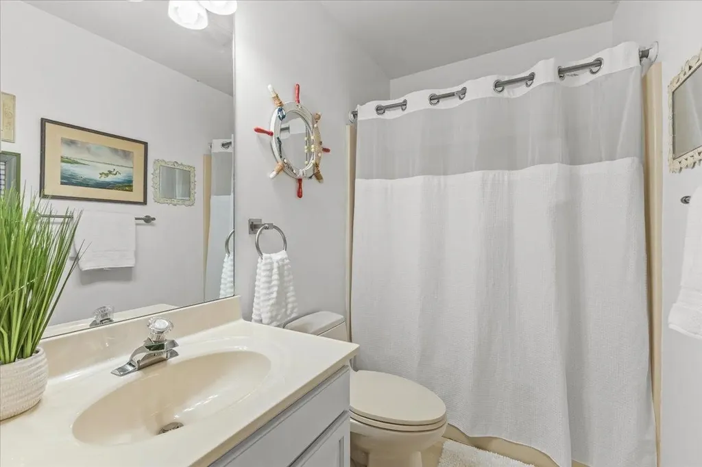 26 Peacham Lane Essex VT 05452