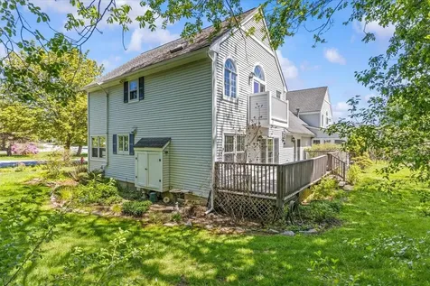 26 Peacham Lane Essex VT 05452