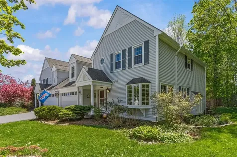 26 Peacham Lane Essex VT 05452