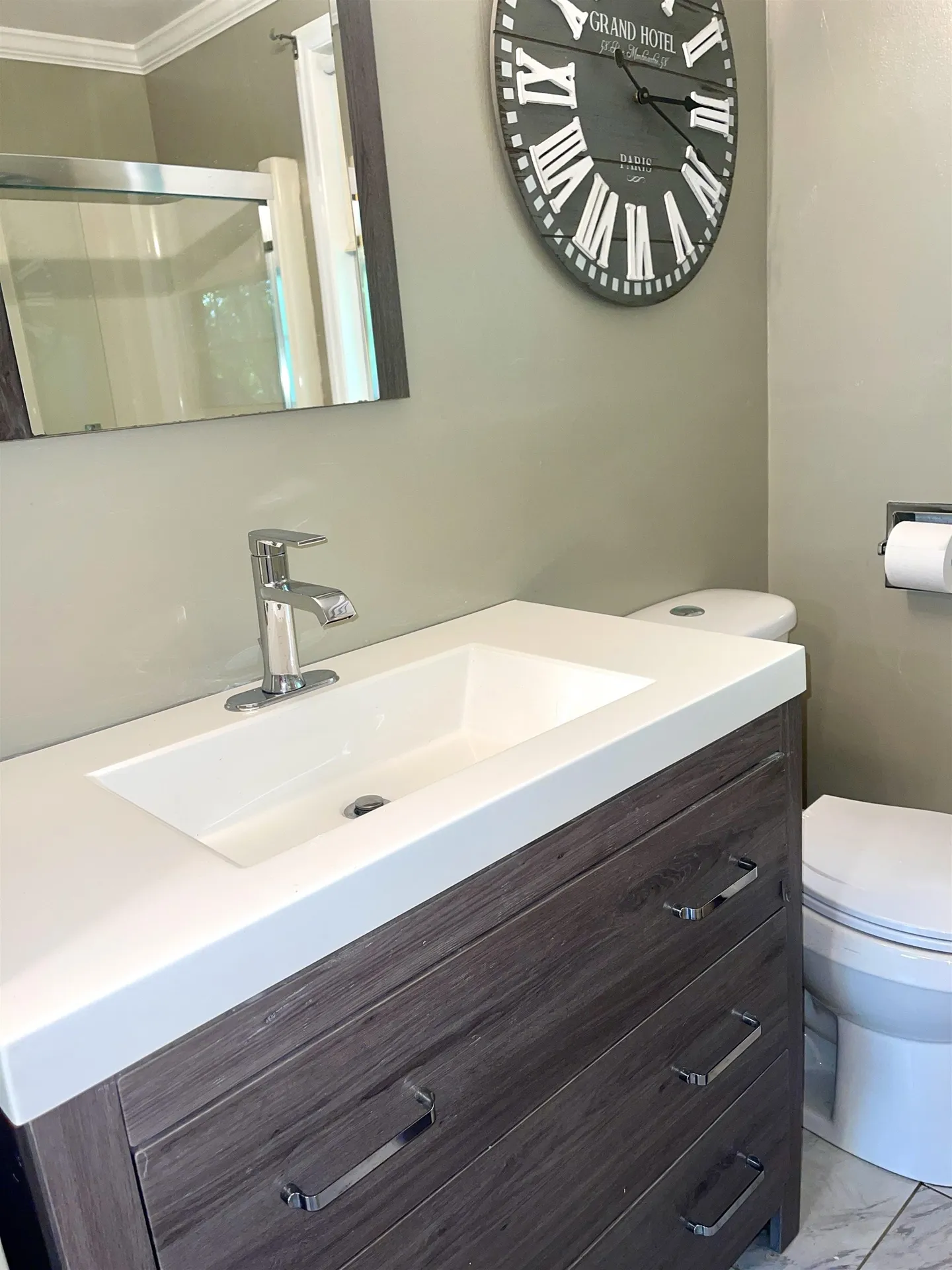 14 Charlton Circle Nashua NH 03060