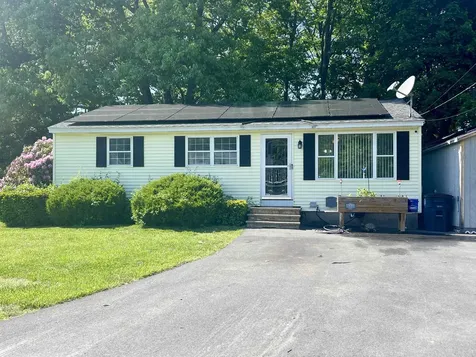 14 Charlton Circle Nashua NH 03060
