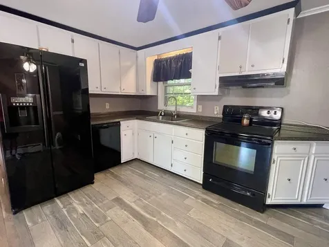 14 Charlton Circle Nashua NH 03060