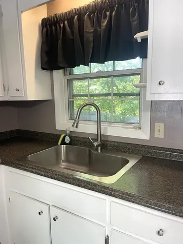 14 Charlton Circle Nashua NH 03060