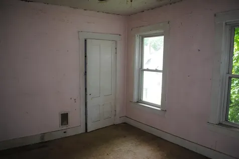 19 Pine Street Rochester NH 03867