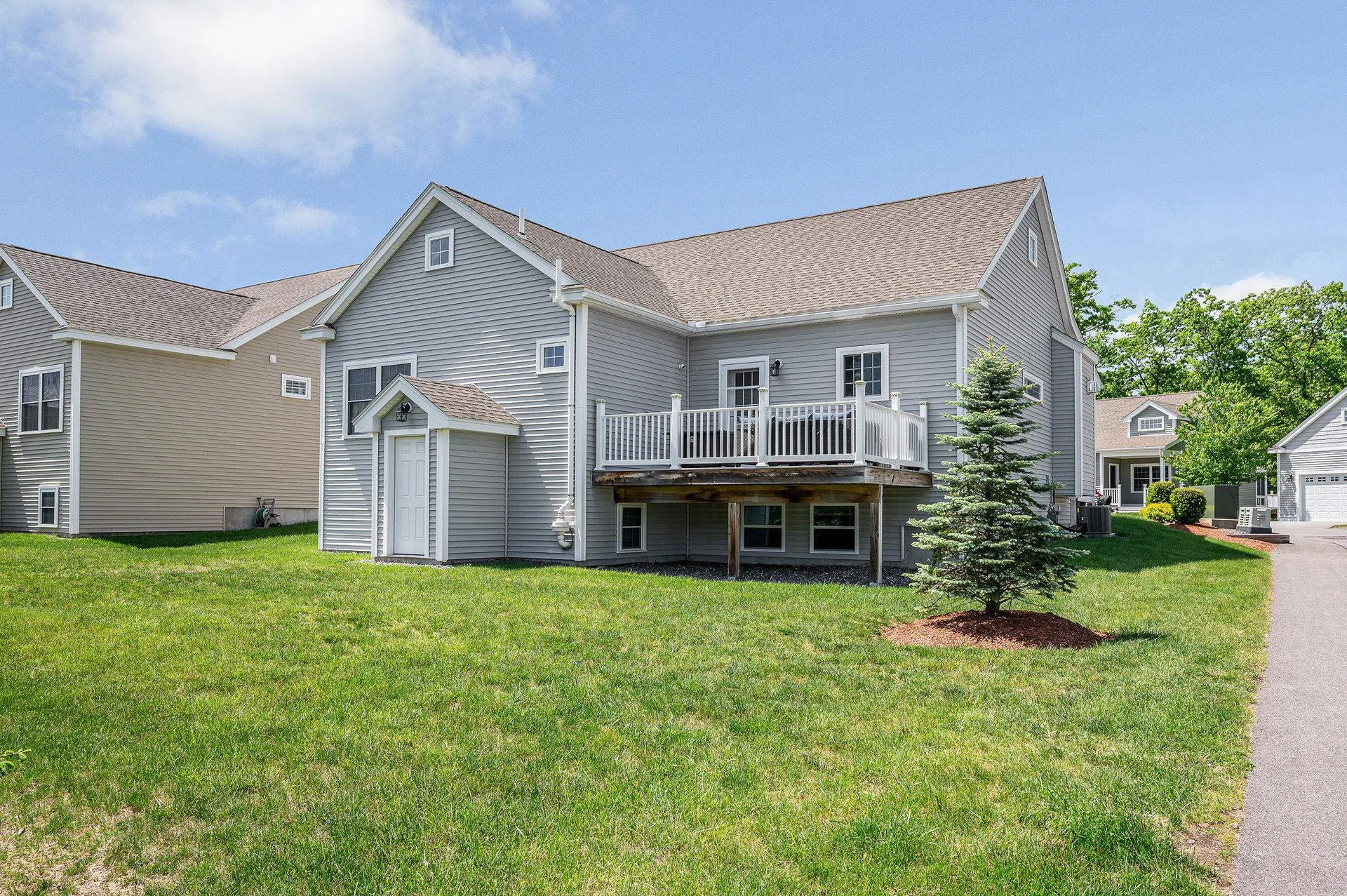 12 Dunstable Circle Merrimack NH 03054