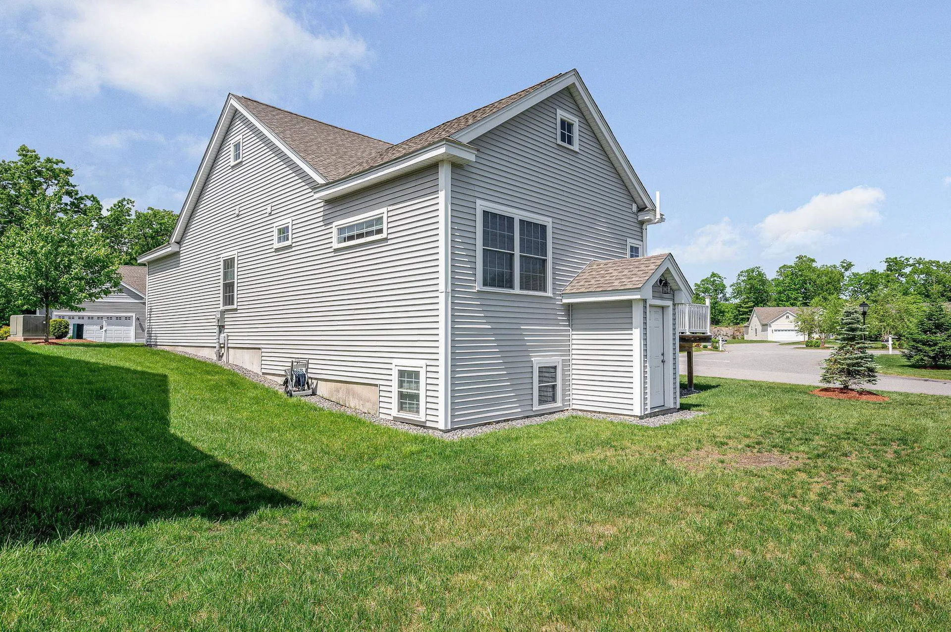 12 Dunstable Circle Merrimack NH 03054