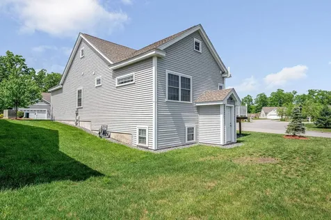 12 Dunstable Circle Merrimack NH 03054