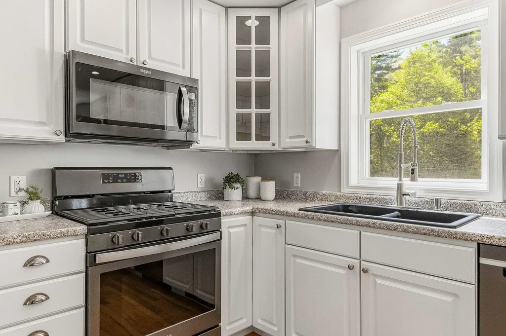 137 Ash Swamp Road Newmarket NH 03857