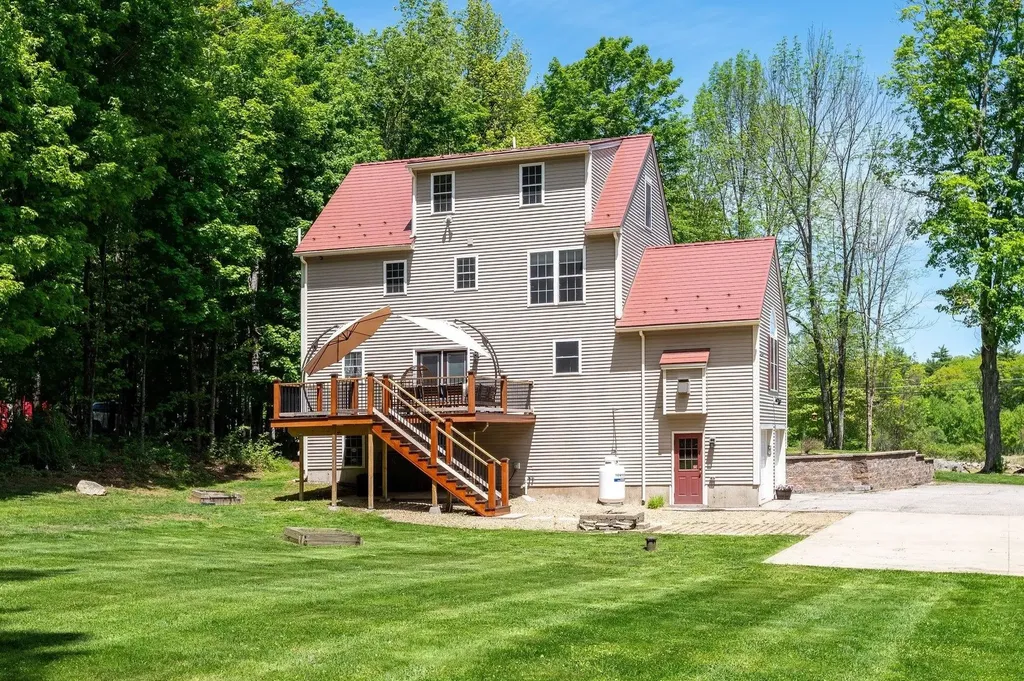 137 Ash Swamp Road Newmarket NH 03857