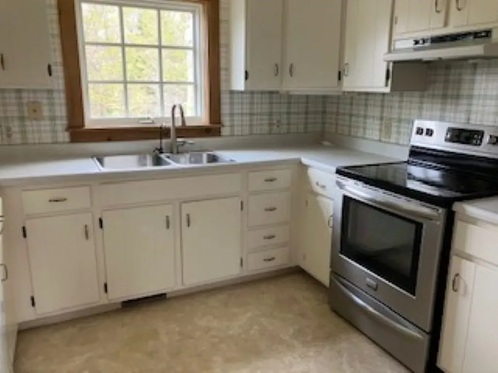 338 E. Washington Road Bradford NH 03221