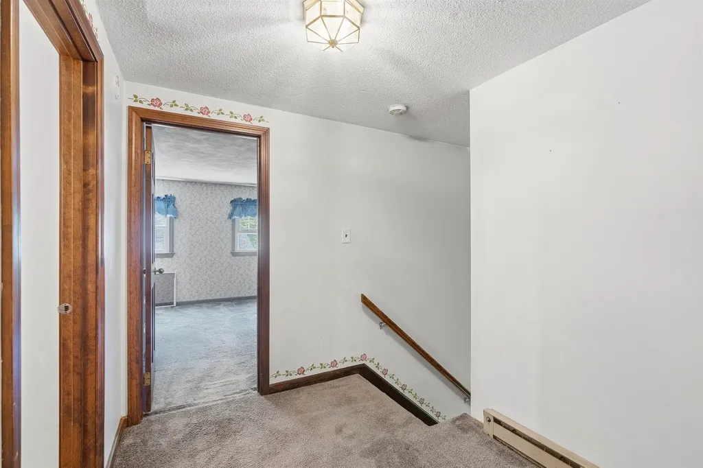 12 Crescent Circle Pelham NH 03076