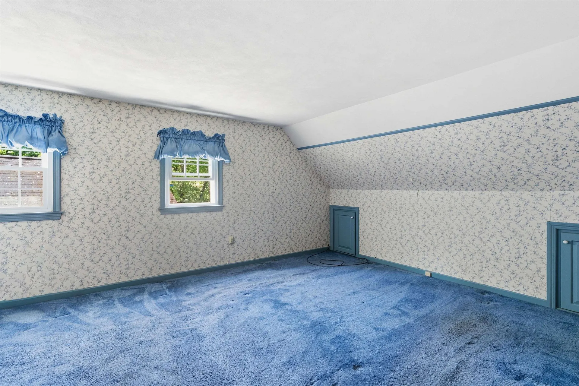 12 Crescent Circle Pelham NH 03076