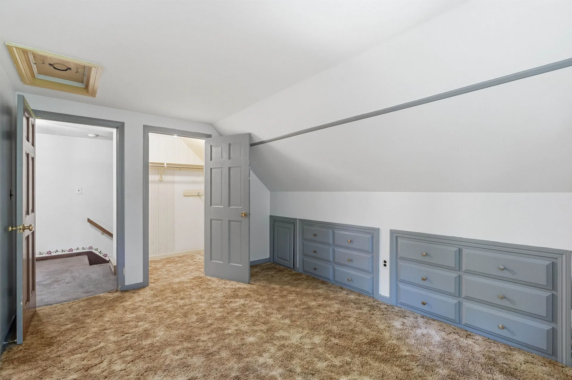12 Crescent Circle Pelham NH 03076