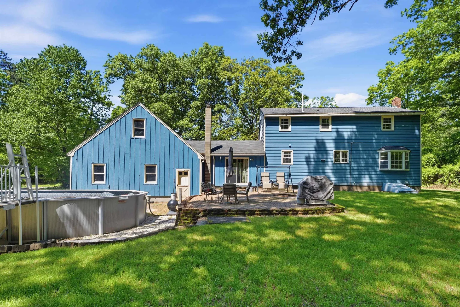12 Crescent Circle Pelham NH 03076