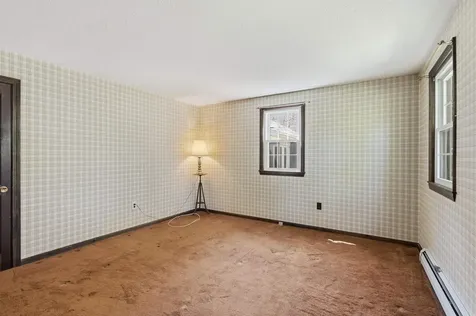12 Crescent Circle Pelham NH 03076