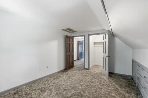 12 Crescent Circle Pelham NH 03076