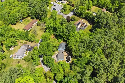 12 Crescent Circle Pelham NH 03076