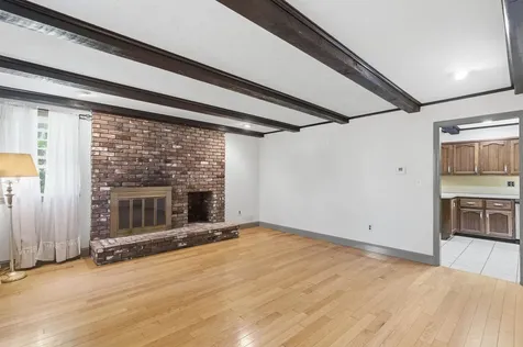 12 Crescent Circle Pelham NH 03076
