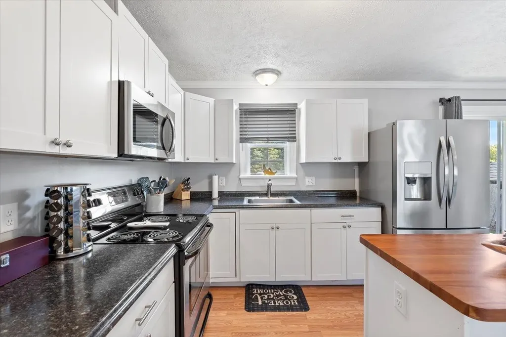 33 Sunset Circle Georgia VT 05468