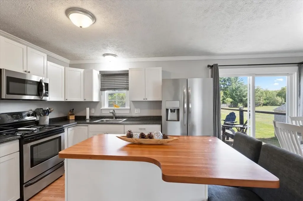 33 Sunset Circle Georgia VT 05468