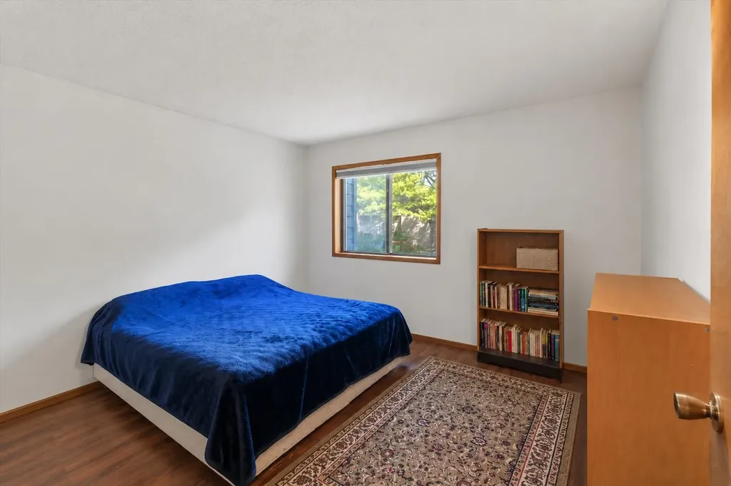 11 Hawthorne Circle South Burlington VT 05403