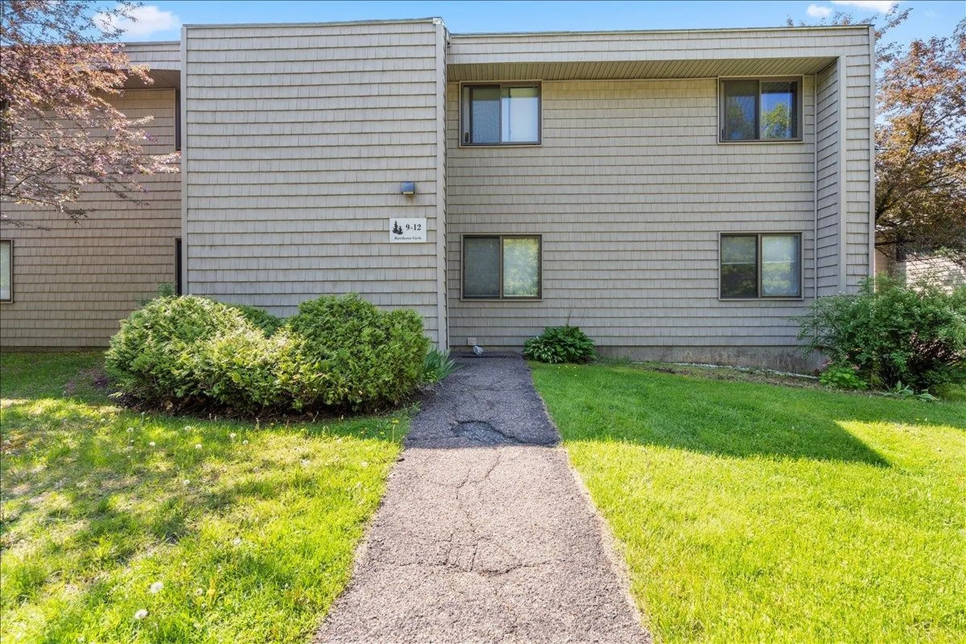 11 Hawthorne Circle South Burlington VT 05403