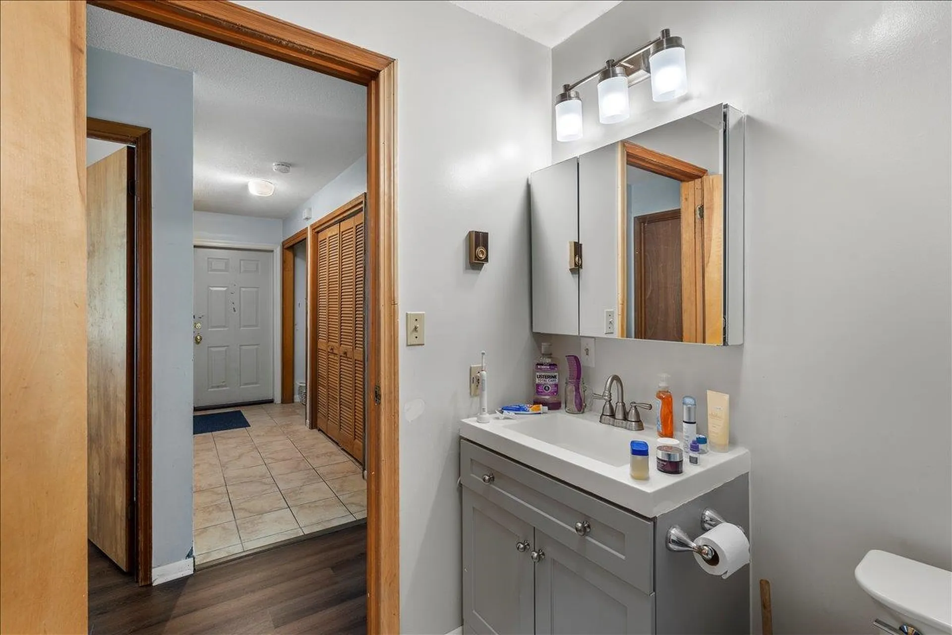 11 Hawthorne Circle South Burlington VT 05403