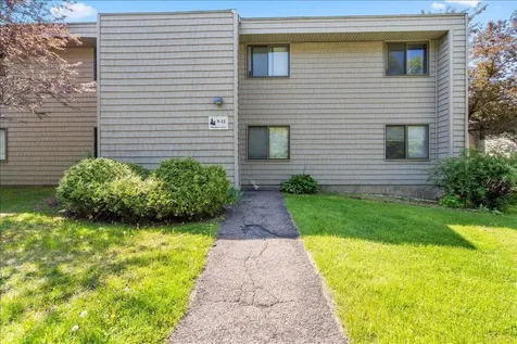 11 Hawthorne Circle South Burlington VT 05403