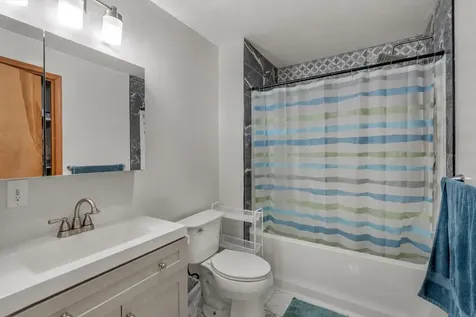 11 Hawthorne Circle South Burlington VT 05403
