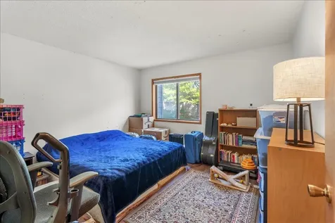 11 Hawthorne Circle South Burlington VT 05403